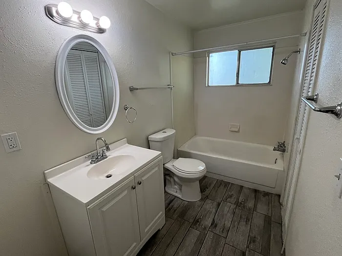 1882 Edison St #5 — Photo 7