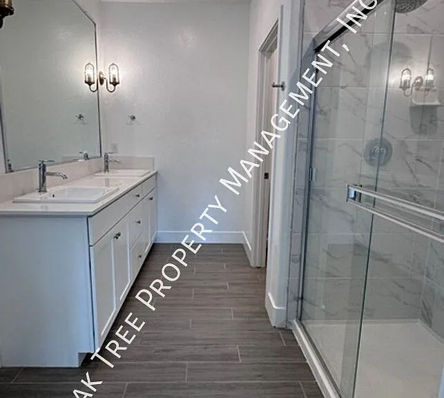 978 Lester Ave — Photo 14