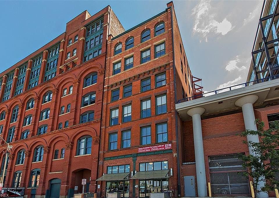 1st image of 635 W Lakeside Ave APT 301