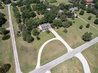 9051 N Seneca St, Valley Center, KS 67147