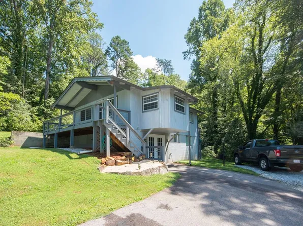 71 Holly Mountain Dr, Franklin, NC 28734