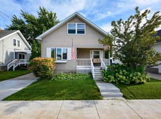 1113 Arthur Ave, Oshkosh, WI 54902