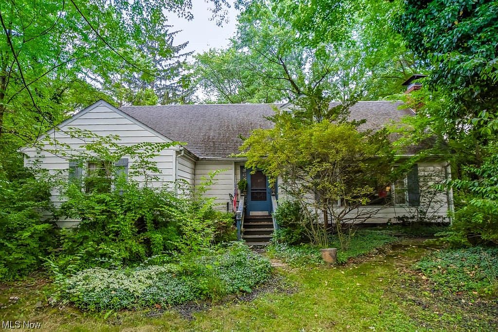 1585 Stayman Ave SW, North Canton, OH 44709 Zillow