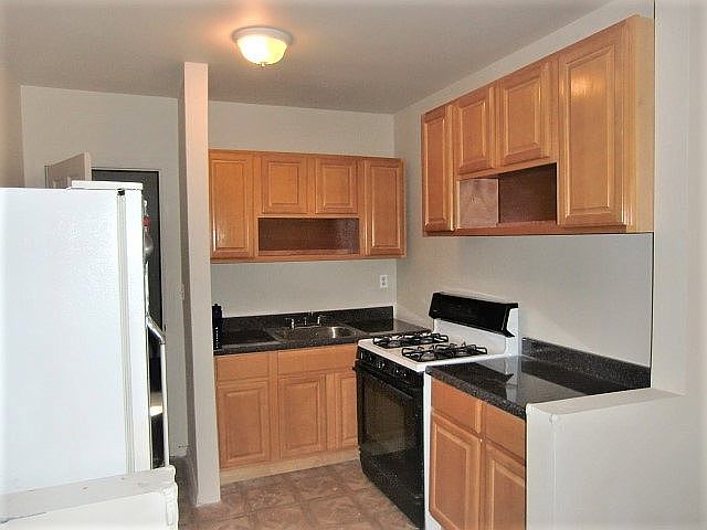 1st image of 114-37 204th St