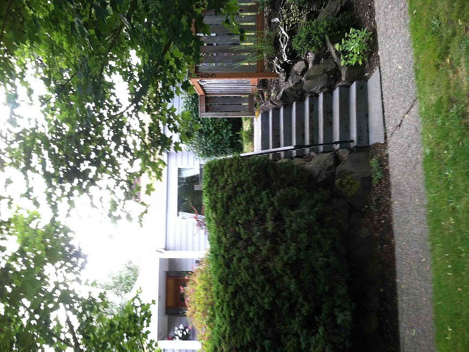 2nd image of 8205 22nd Ave NE