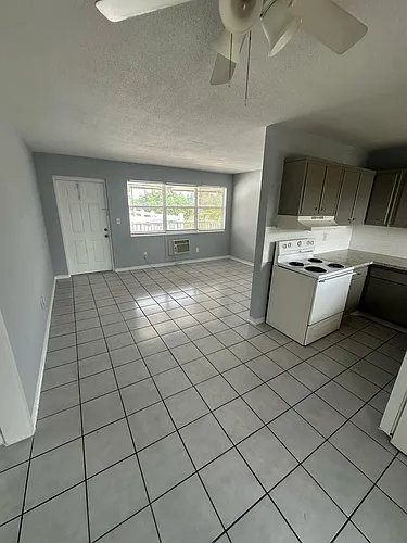 2917 Middle River Dr #5 Photo 1