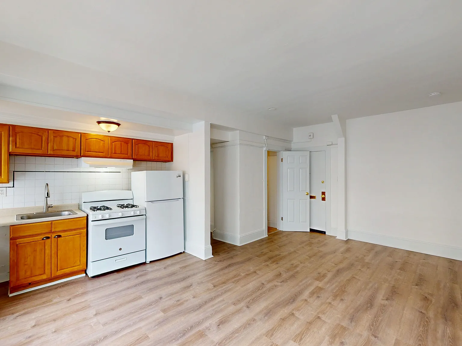 665 Eddy St — Photo 3