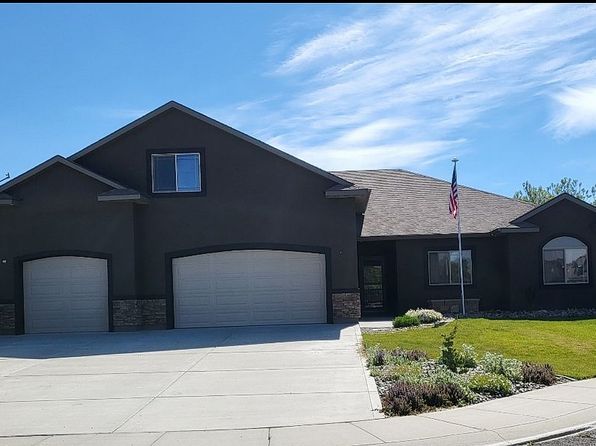 921 Ballard Ln