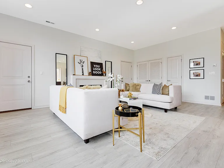 6537 W Dickens Ave #3W — Photo 3