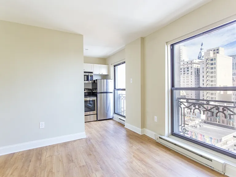 Walnut Square Apartments — Photo 6