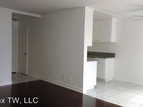 3rd image of 4161 Tujunga Ave APT 205