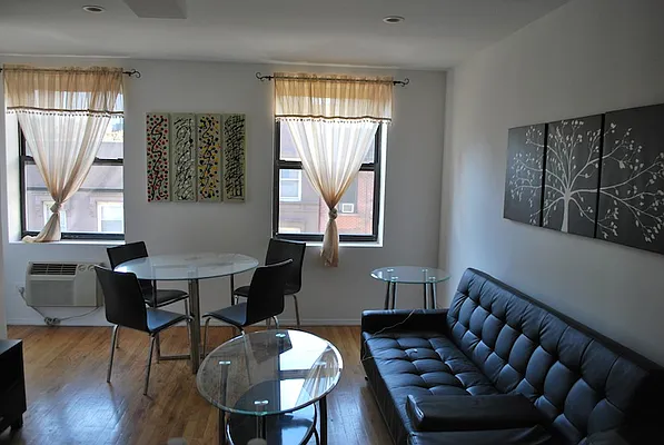 Rented by KVNY Soho | media 57