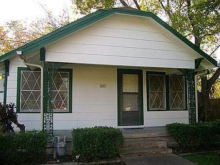 1st image of 402 Flowers St