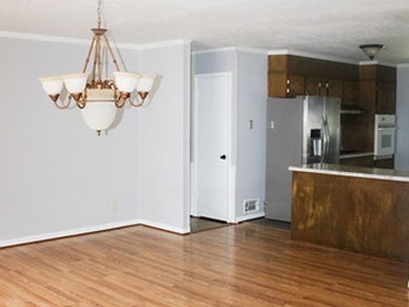 3rd image of 302 11th St NE