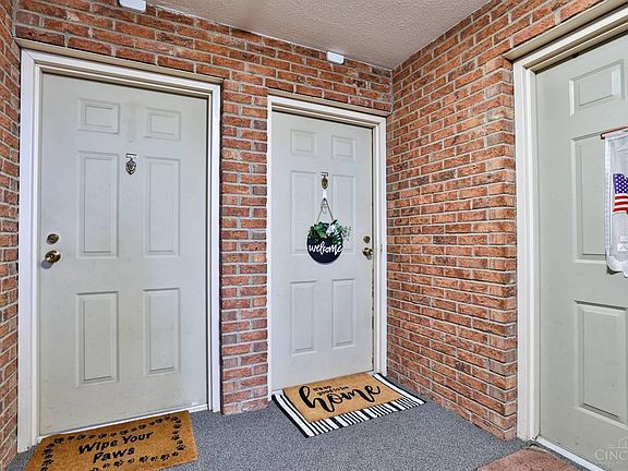 3rd image of 5934 Harrison Ave Unit 3
