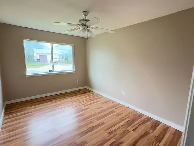 806 S 25th St — Photo 3