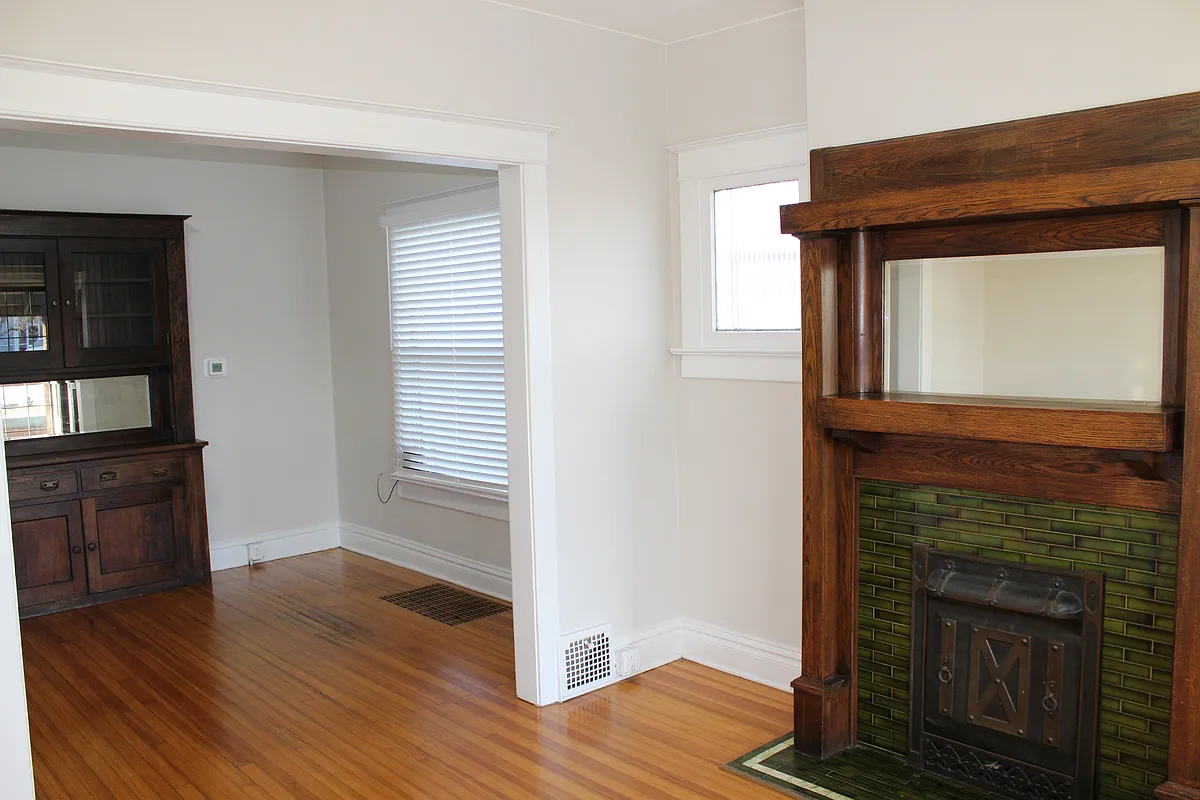 Building Photo - 319 E Alameda Ave #319