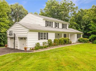 33 Fox Den Rd, Mount Kisco, NY 10549