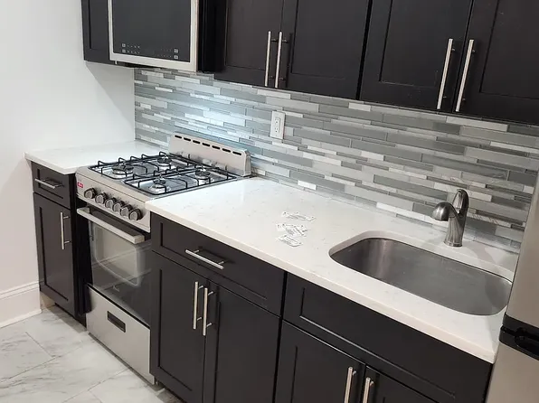 104 Glenwood Avenue image 1 of 9