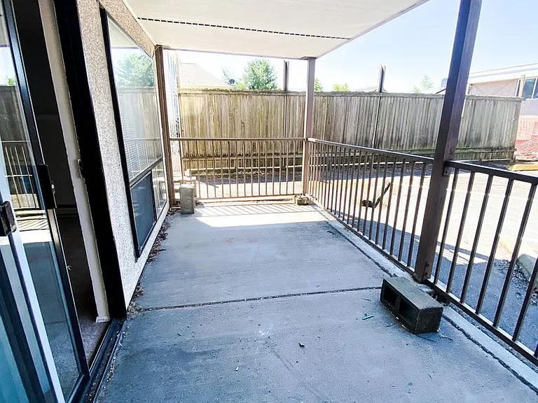 Annaron Apartments — Photo 9