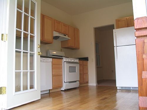 1st Fl  Kitchen from patio
