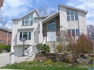 1150 Briar Way, Fort Lee, NJ 07024