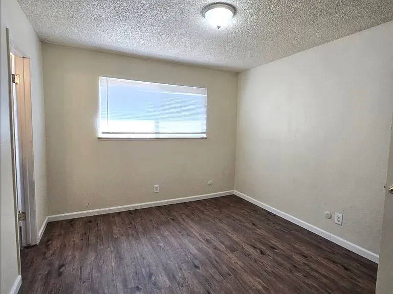609 N College Ave #102 — Photo 7