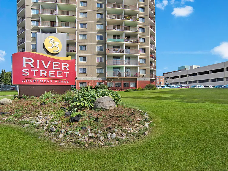 33 River St W — Photo 10