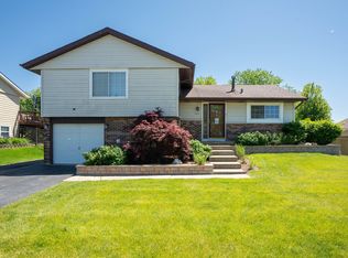 7631 W New Castle Dr, Frankfort, IL 60423
