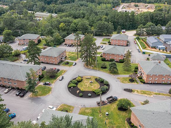 5th image of 4 Laraway Ct #1-1D