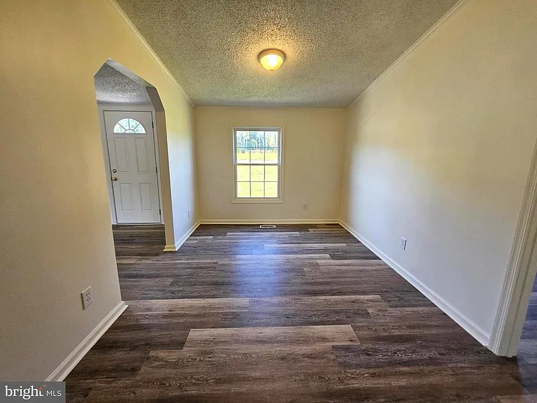 8099 James Monroe Hwy — Photo 9