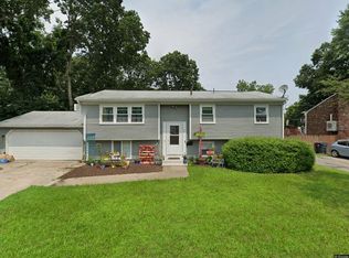 99 Wellington Ave, Warwick, RI 02886