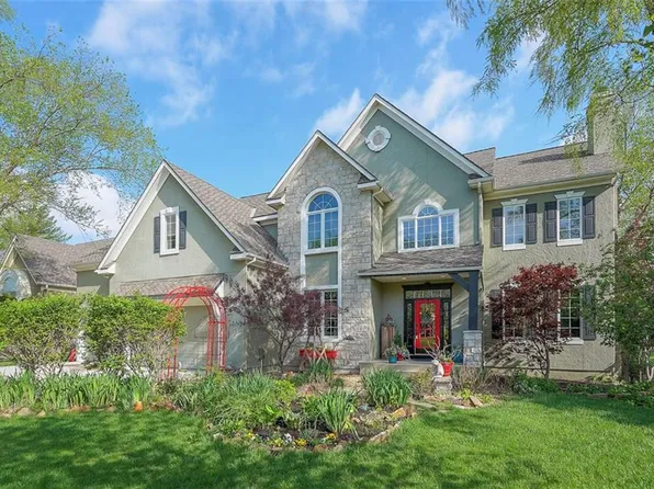 4512 Ironhorse Dr, Leawood, KS 66224