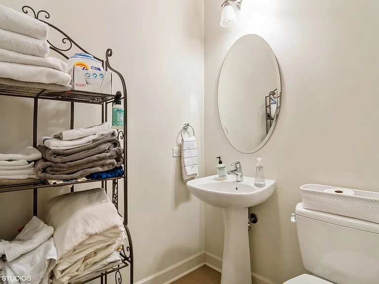 225.5 N Columbus Dr #6608 — Photo 9