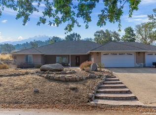 17880 Hambletonian Dr, Tehachapi, CA 93561