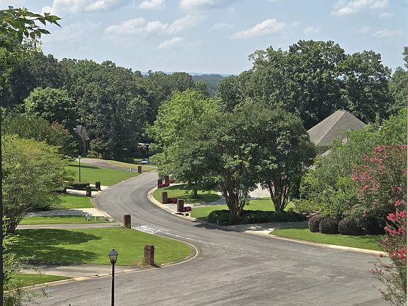 3rd image of 1724 Indian Creek Dr