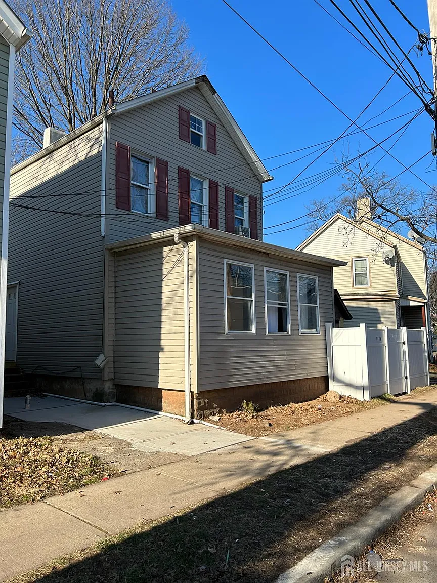 1170 Broad St photo 1