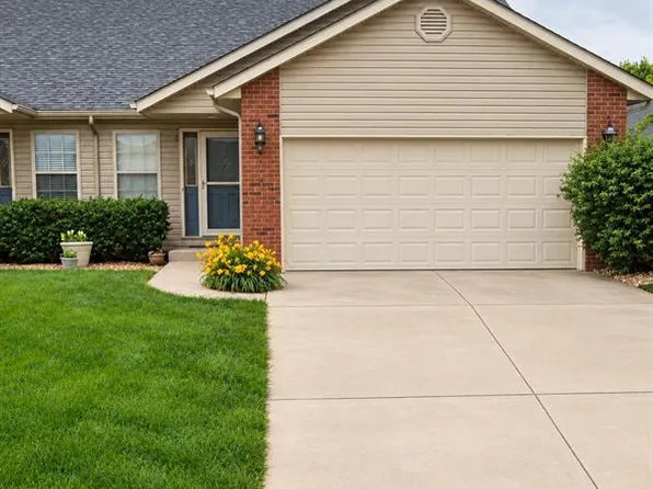 10914 Kentfield Dr, Lebanon, IL 62254