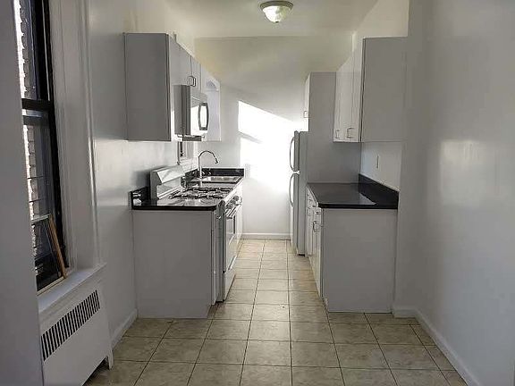 2nd image of 5025 Fort Hamilton Pkwy #2E