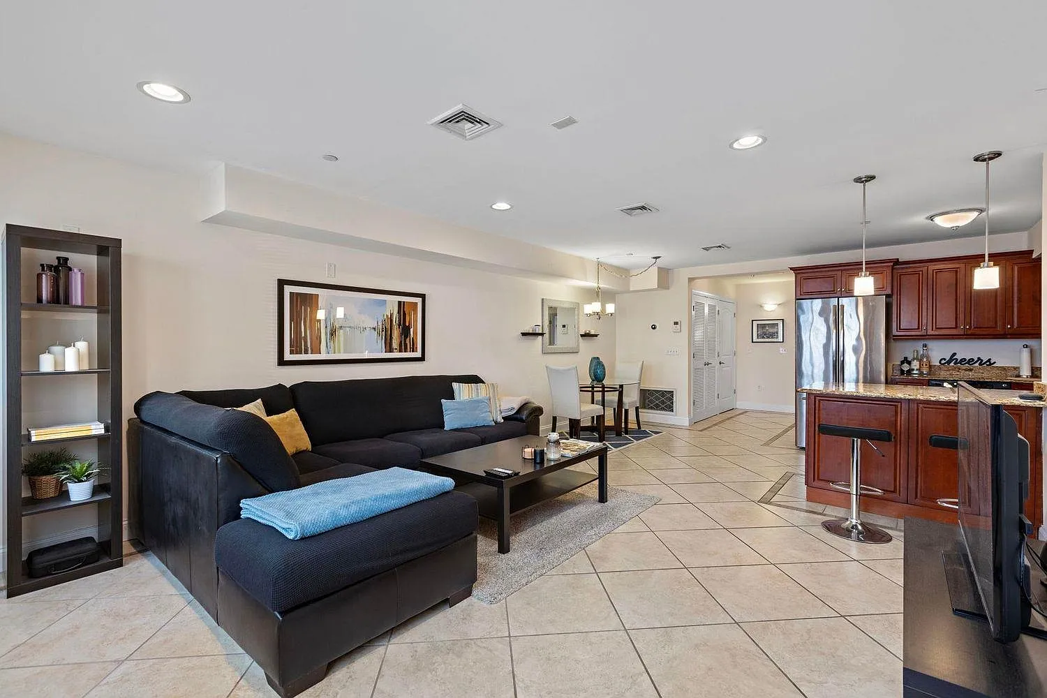 1 bed, 1.0 bath, 825 sqft, $2,350 — Photo 3