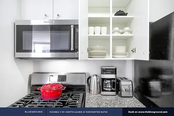 Rented by The Blueground | media 7