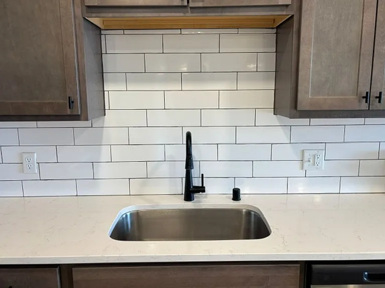 The Outlook Apartments — Photo 40