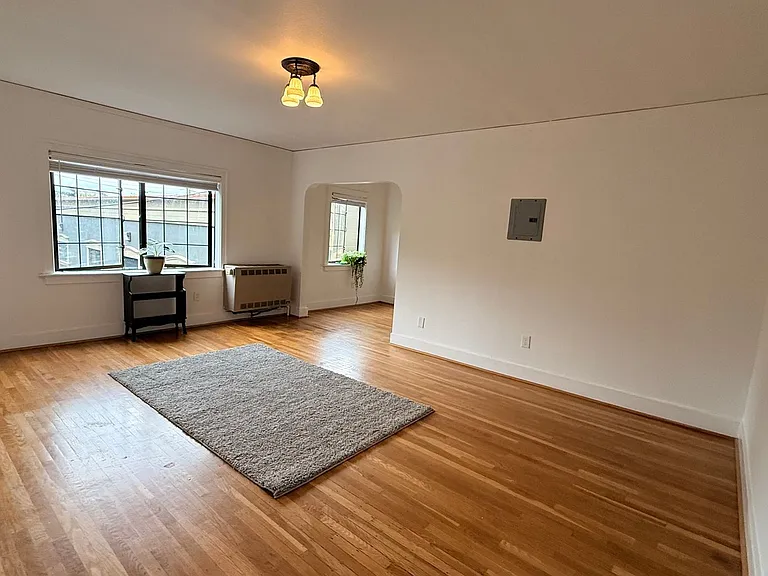 Fontana Court Apartments — Photo 21