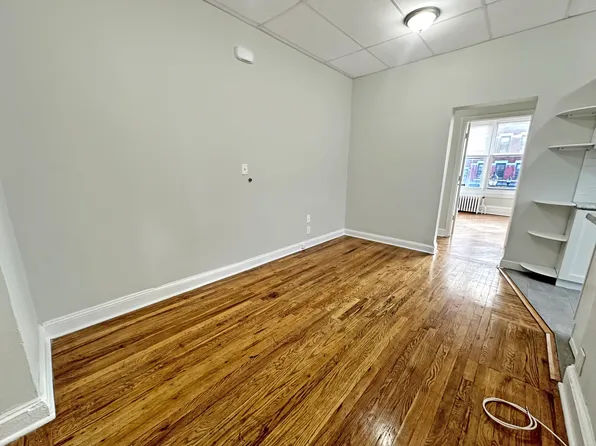 537 Washington Street image 12 of 16