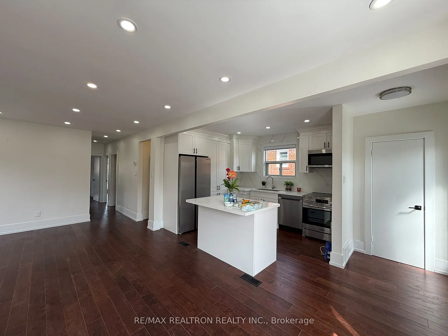 5 bed, $2,999 — Photo 4