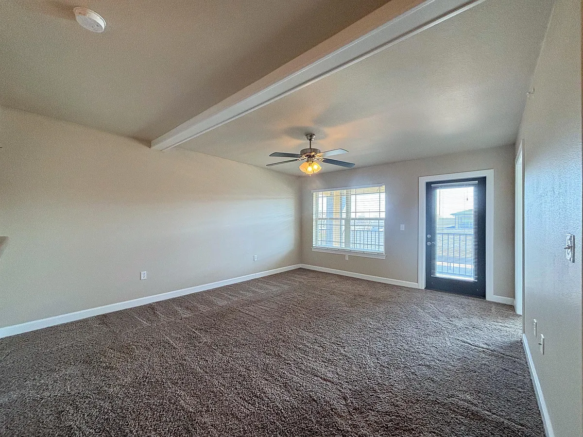 Building Photo - 1411 Genesis Dr #6