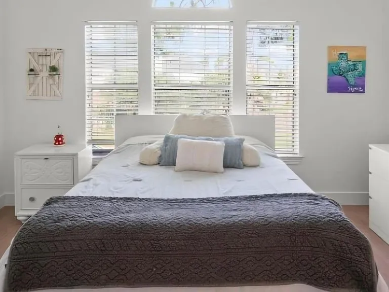 3006 Brooks Ct — Photo 12