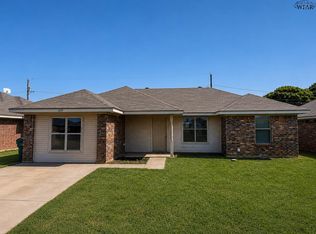 1219 Newman Ave, Iowa Park, TX 76367