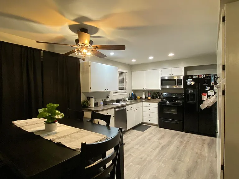 4945 W Choctaw Ave — Photo 2