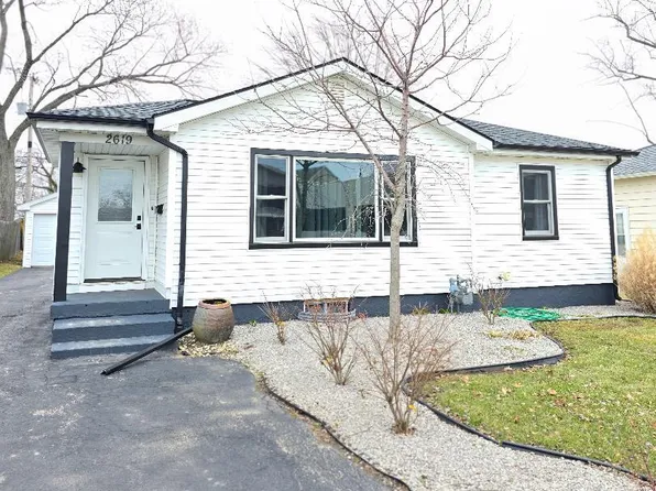 2619 Pixley Ave, Saint Joseph, MI 49085